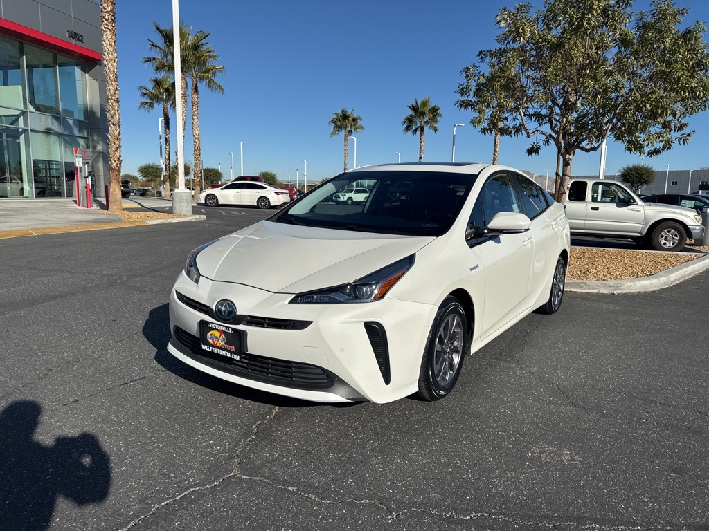 2019 Toyota Prius XLE photo 2