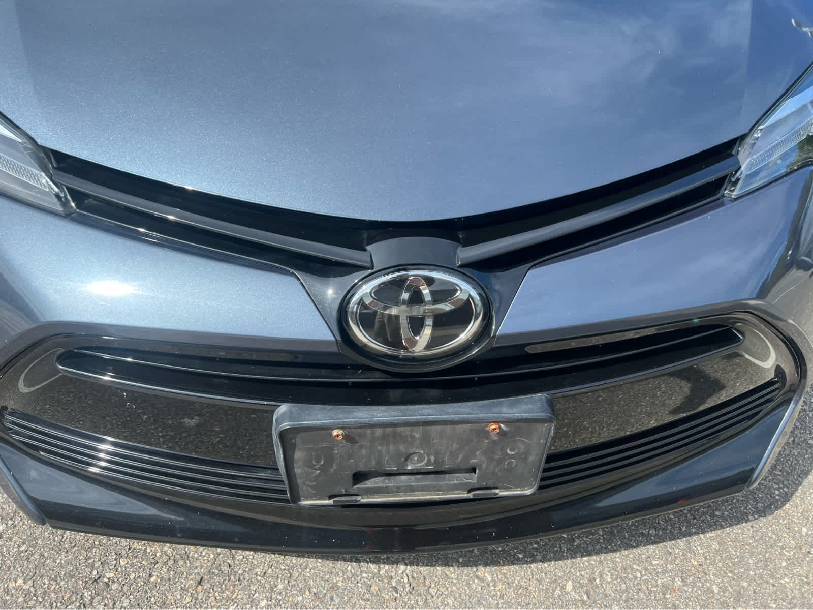 2017 Toyota Corolla LE photo 4