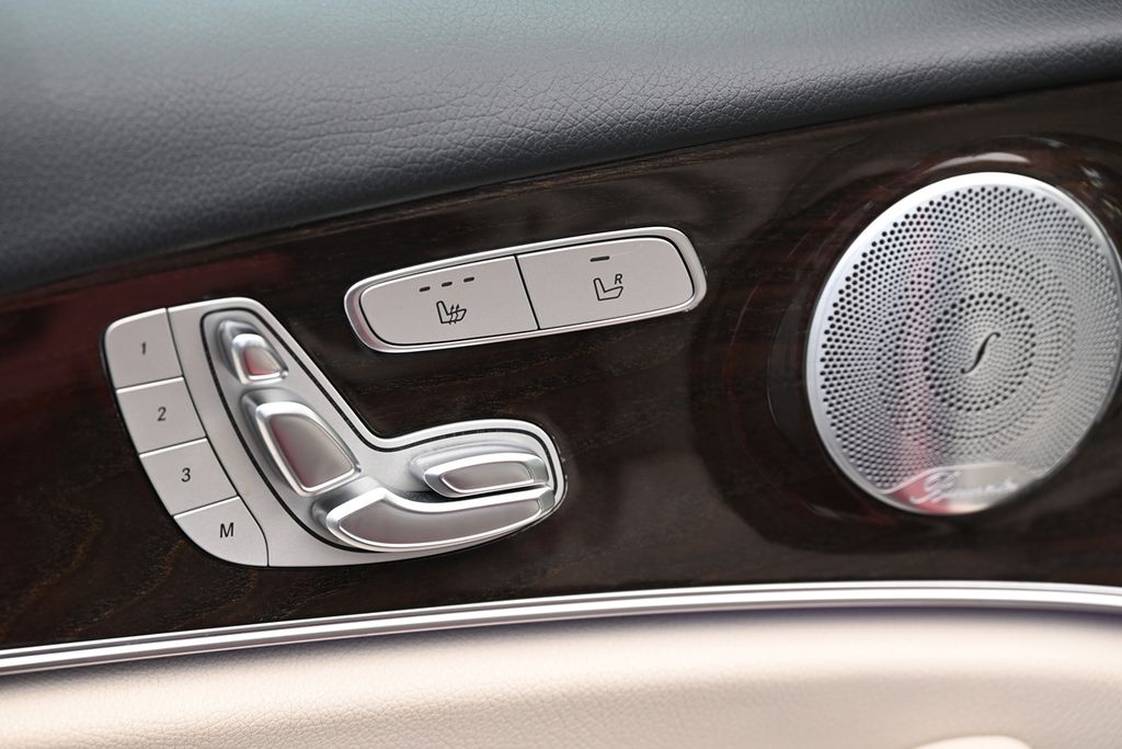 2019 Mercedes Benz E 300 photo 18