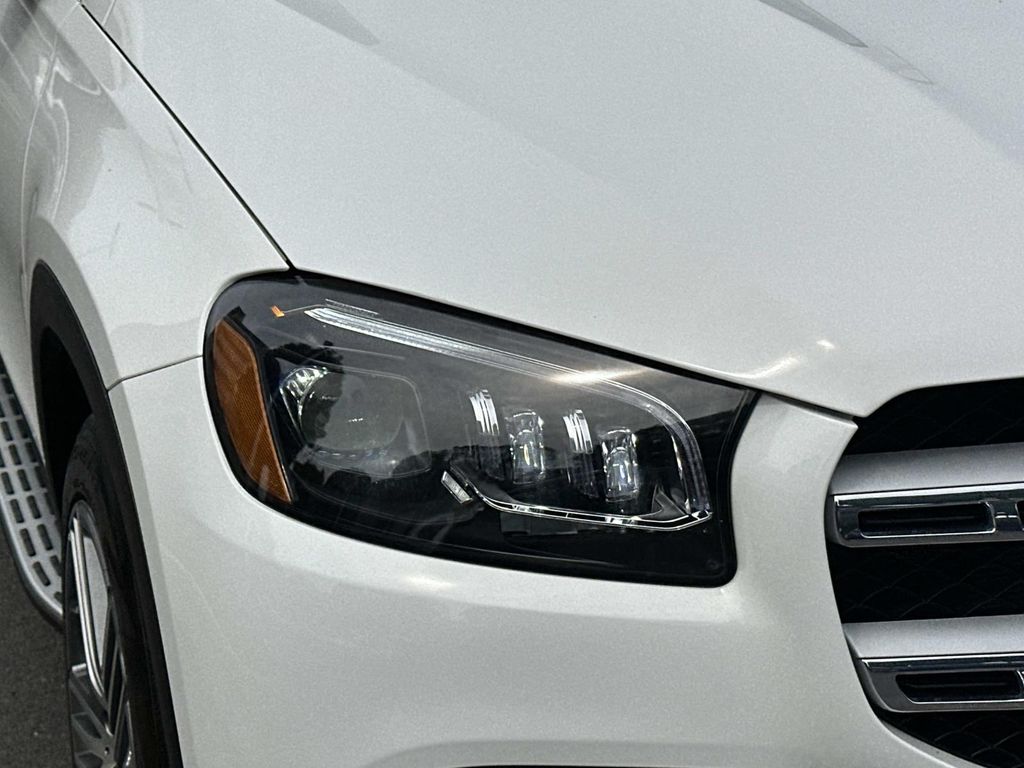 2022 Mercedes Benz GLS 450 4MATIC photo 4