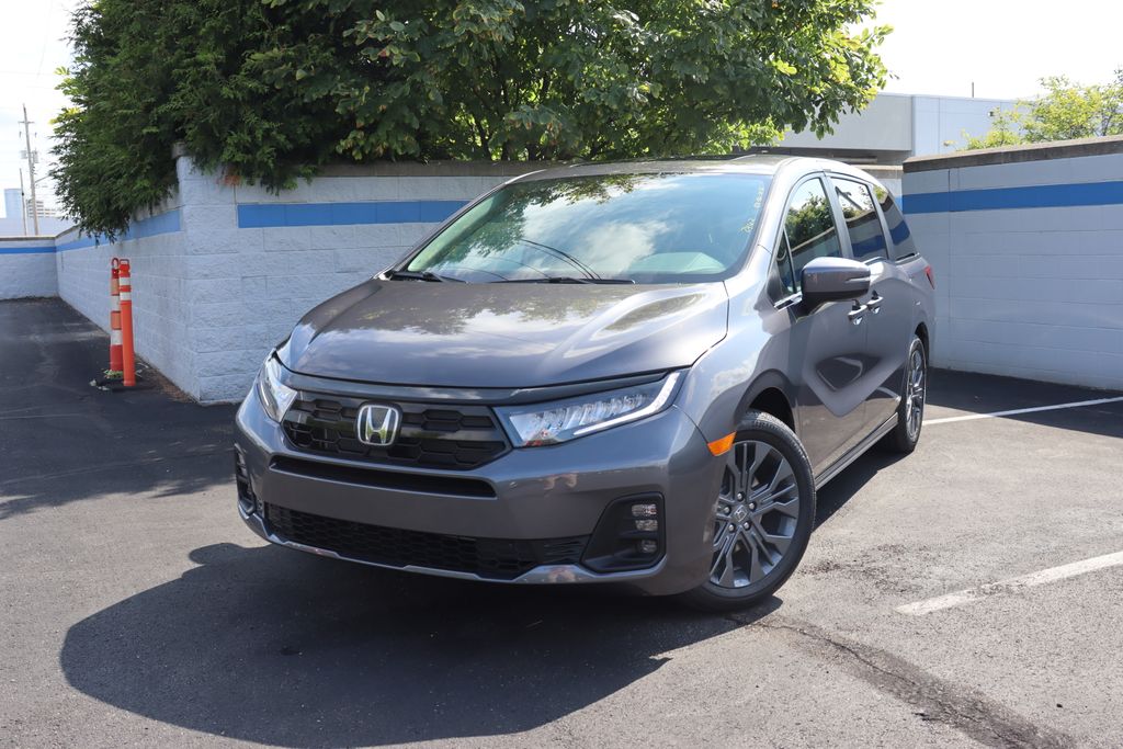 2026 Honda Odyssey Touring's photo