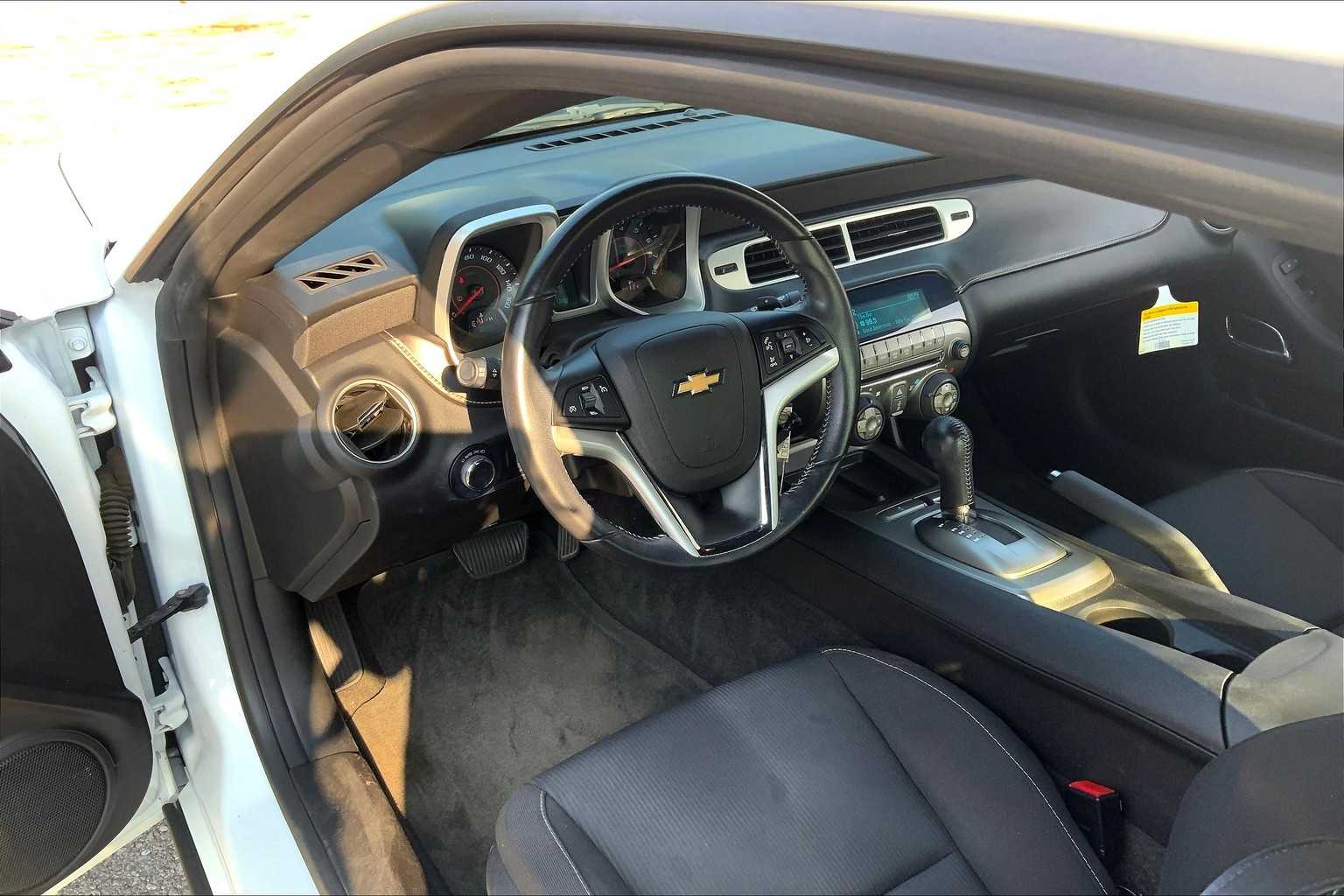 2012 Chevrolet Camaro 1LT photo 15