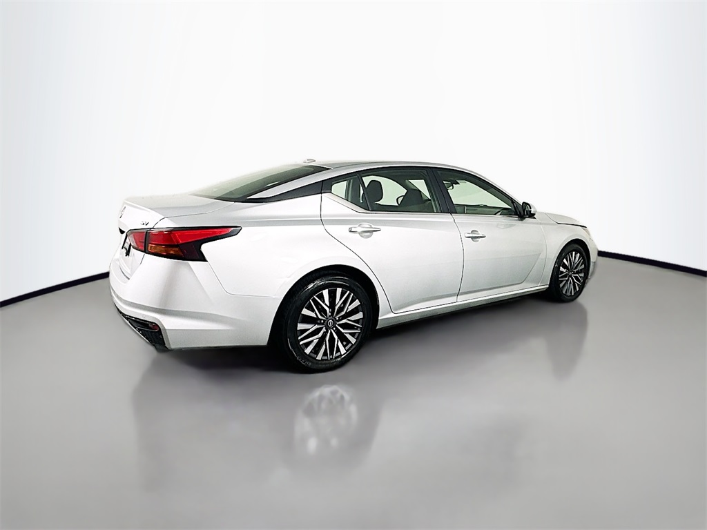 2023 Nissan Altima 2.5 SV photo 12