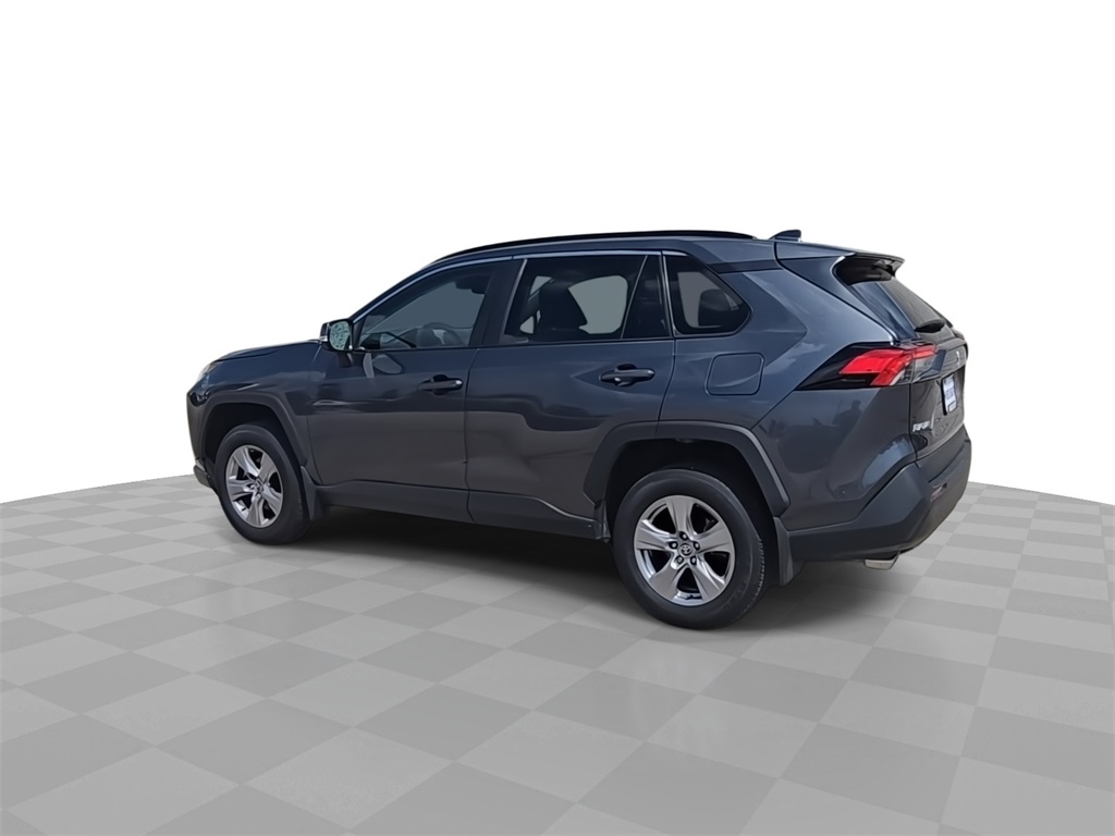 2022 Toyota RAV4 XLE photo 6