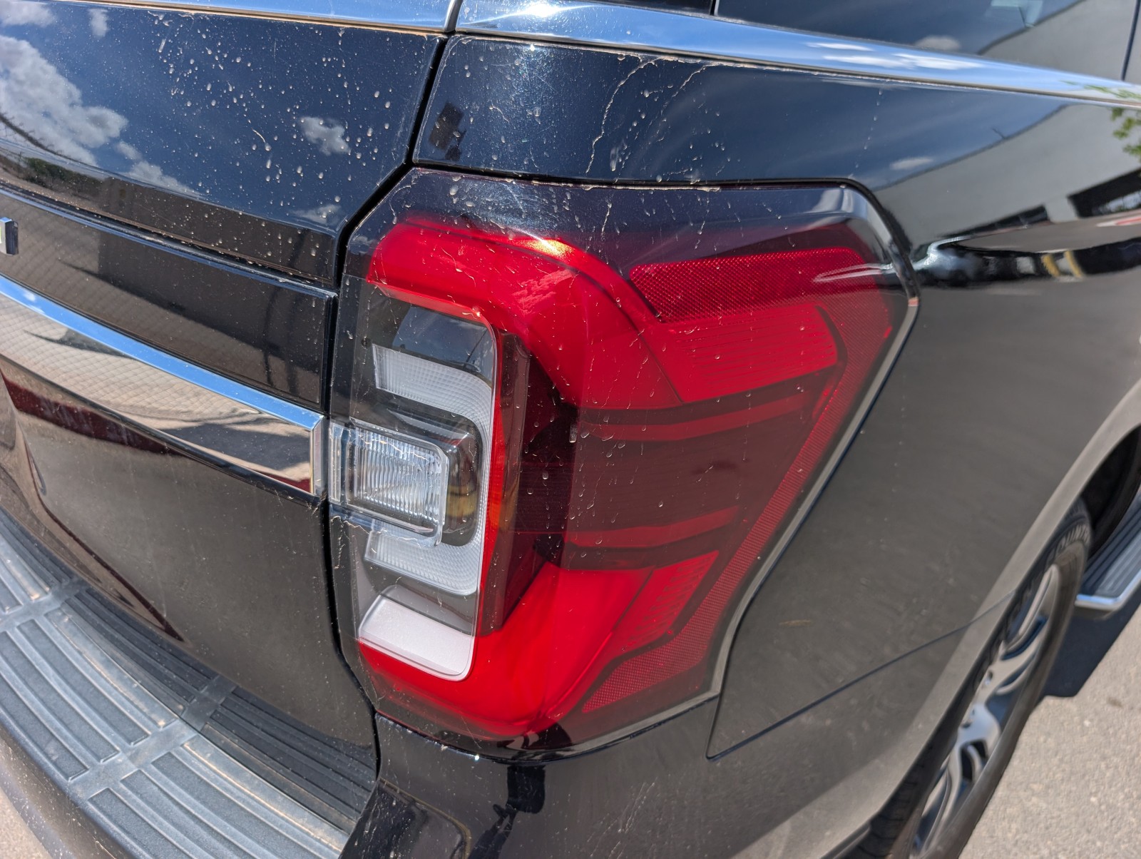 Used 2023 BLACK Ford Limited image 33