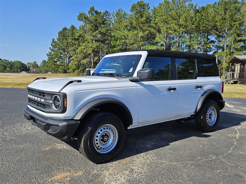 2025 Ford Bronco Base photo 3