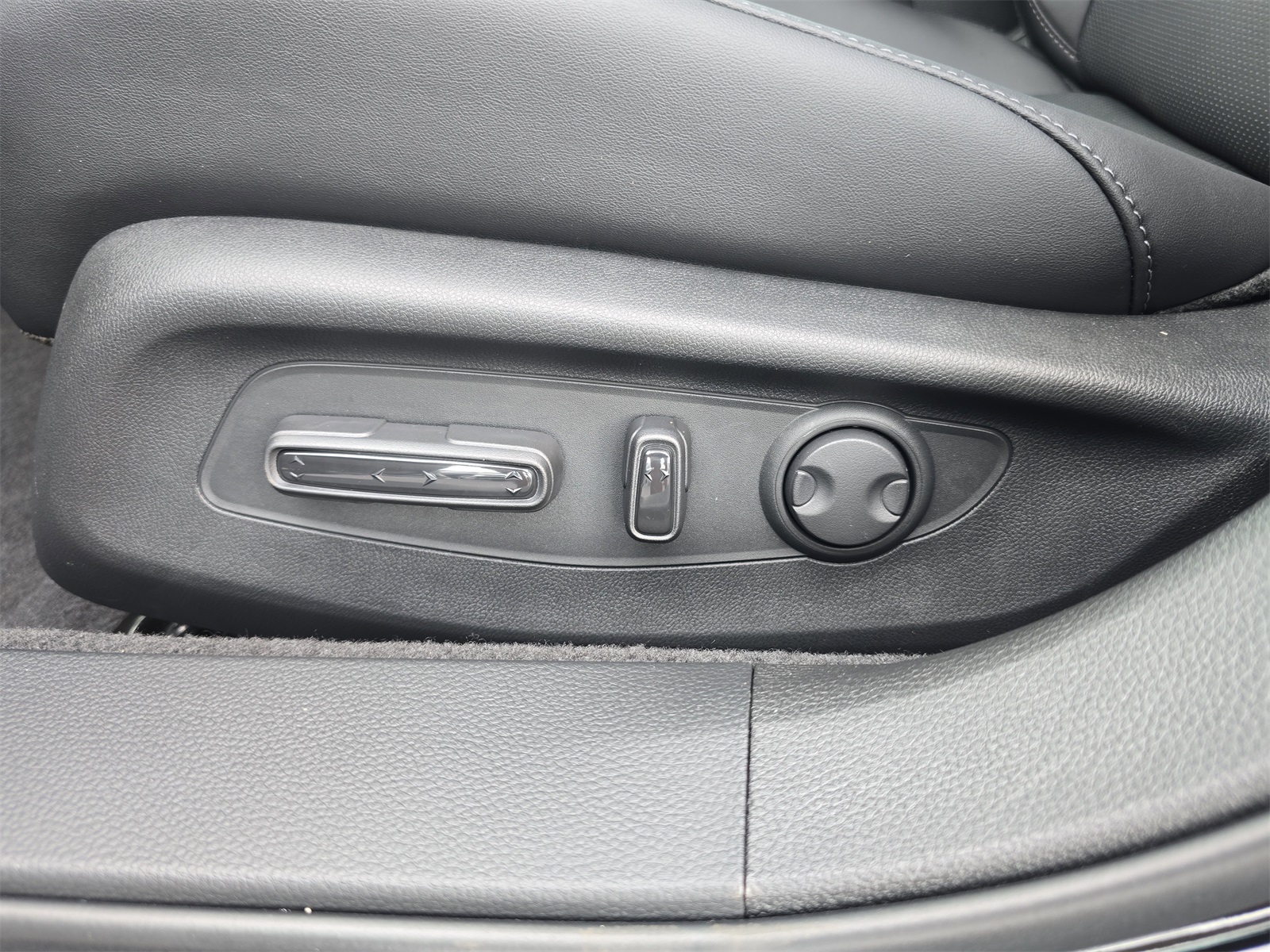2025 Honda Accord Hybrid EX-L photo 18
