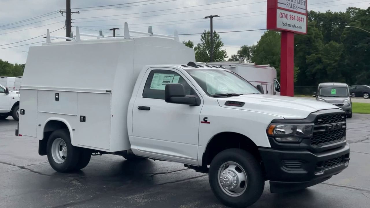 2023 Ram 3500 Tradesman photo 2