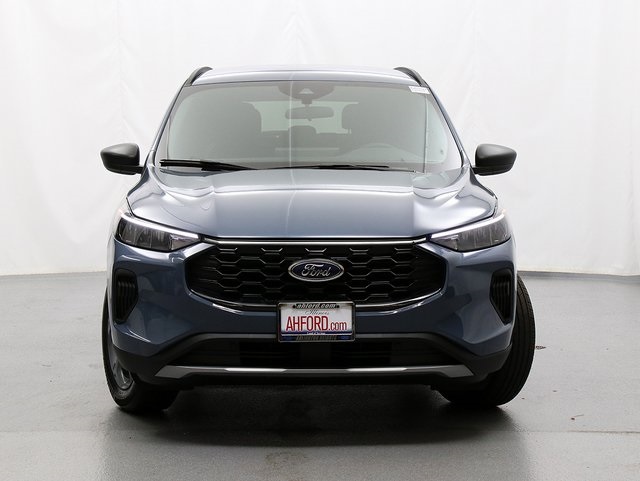 2026 Ford Escape ST-Line photo 4