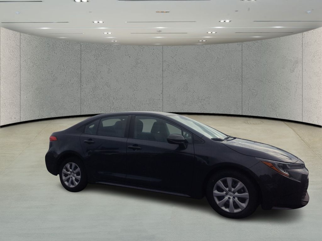 2024 Toyota Corolla LE photo 3