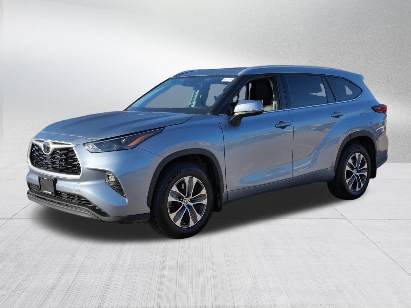 2022 Toyota Highlander XLE photo 3