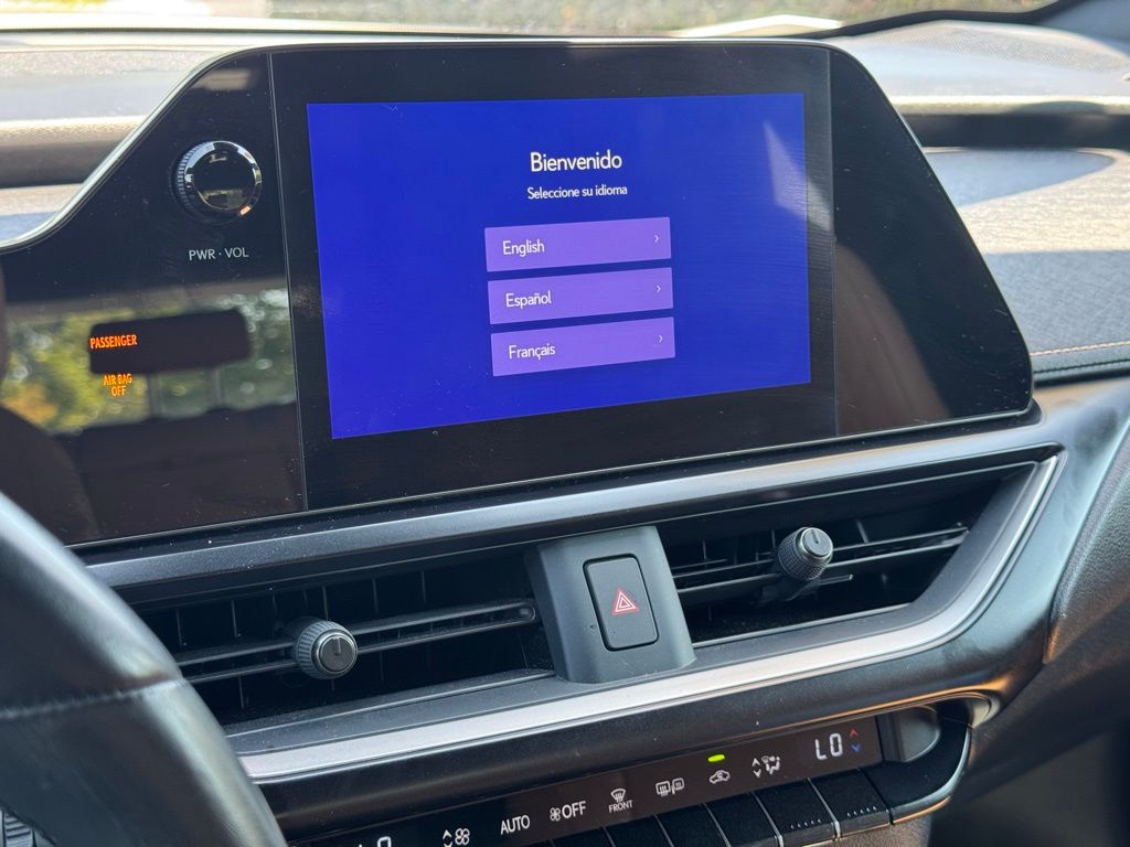 2023 Lexus UX 250h Premium photo 24