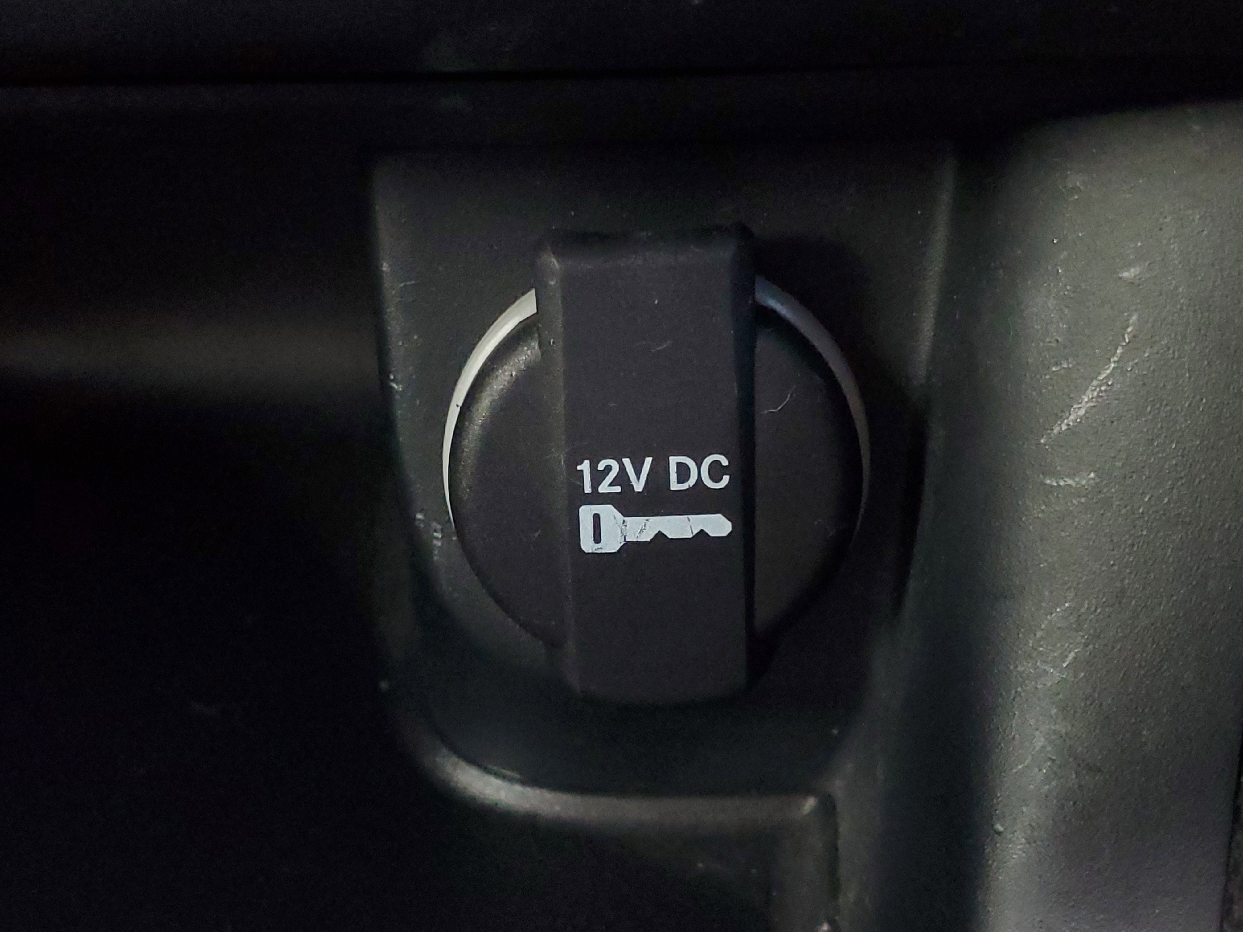 2016 Dodge Charger SE photo 9