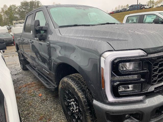 2026 Ford F-350 Lariat photo 4