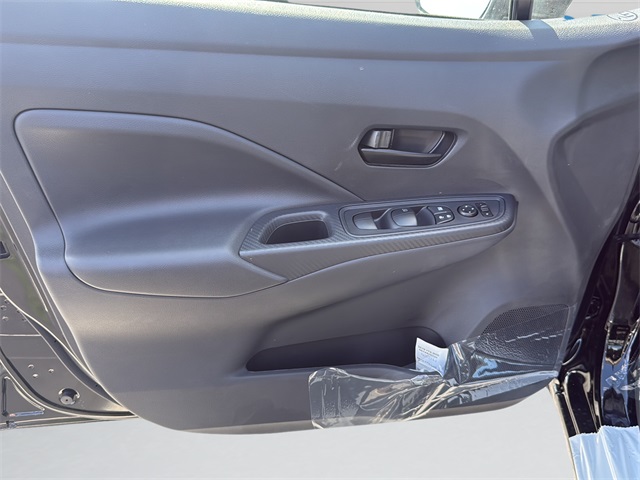 2025 Nissan Versa 1.6 S photo 13
