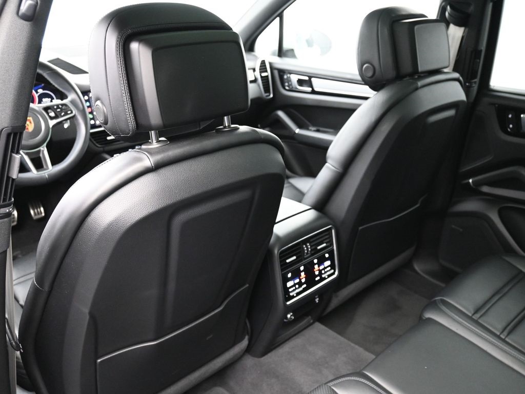 2023 Porsche Cayenne S Platinum Edition photo 22