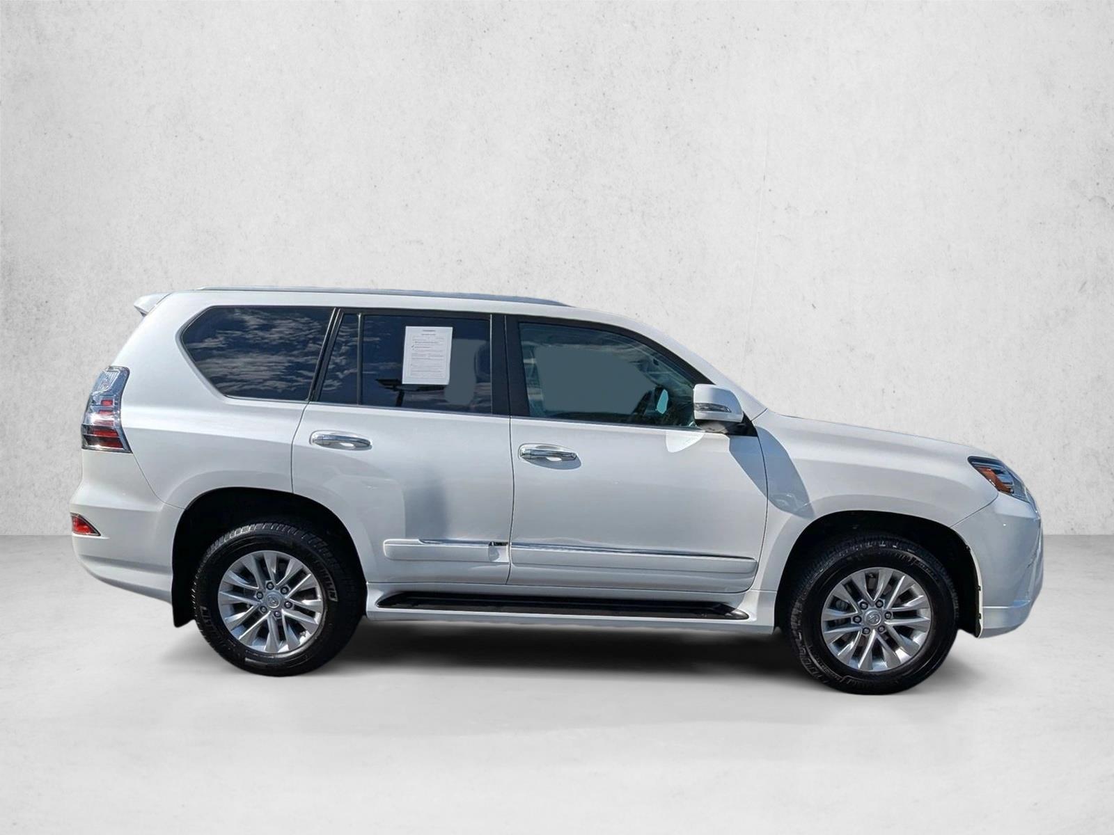 2019 Lexus GX 460 photo 4