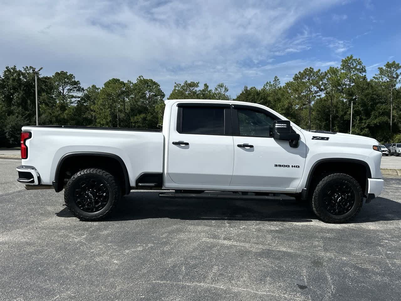 2024 Chevrolet Silverado 3500HD LT photo 3