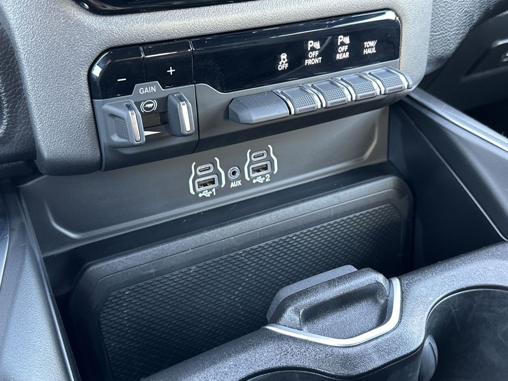 2025 Ram 1500 Big Horn Lone Star photo 24