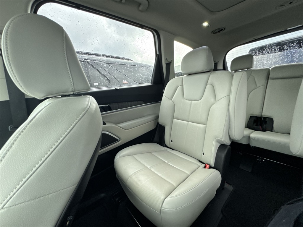 2024 Kia Telluride SX photo 12