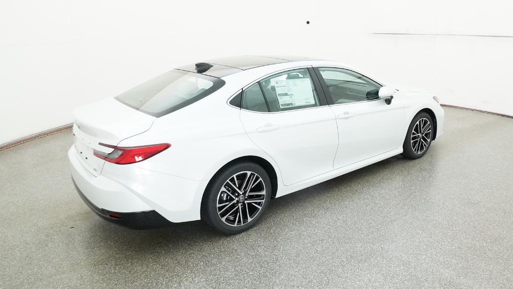 2025 Toyota Camry XLE photo 22