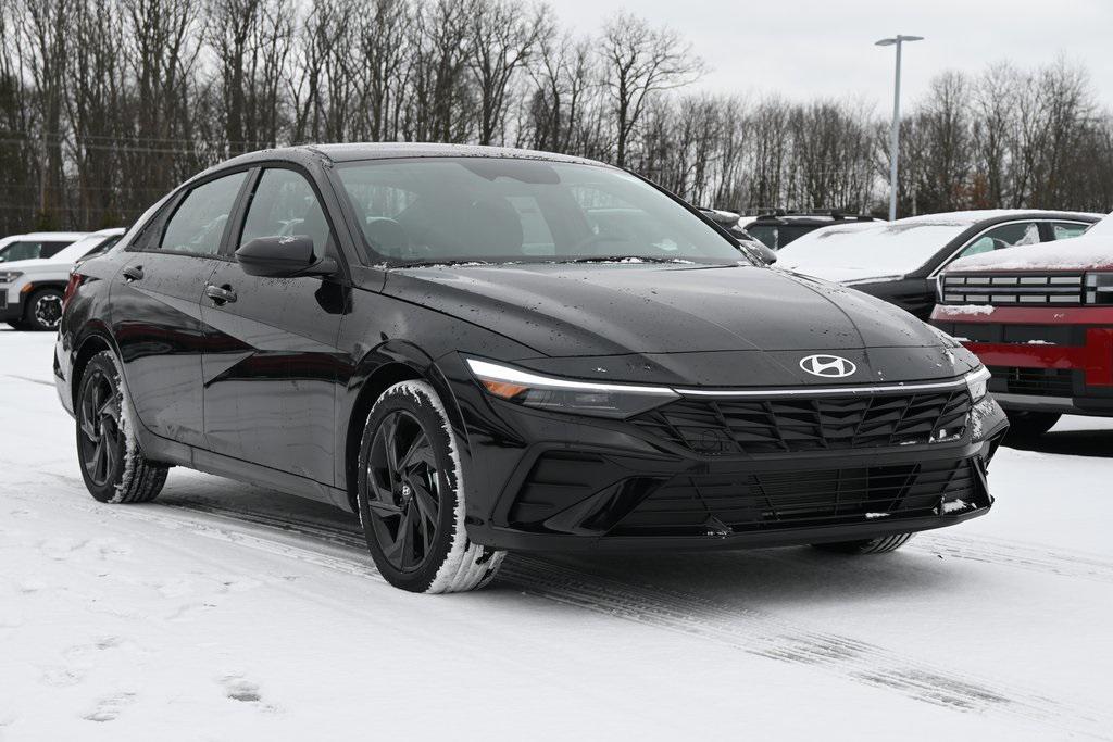 2026 Hyundai Elantra SEL's photo