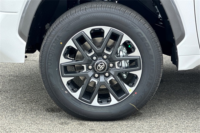 2026 Toyota Tundra Limited CrewMax photo 29