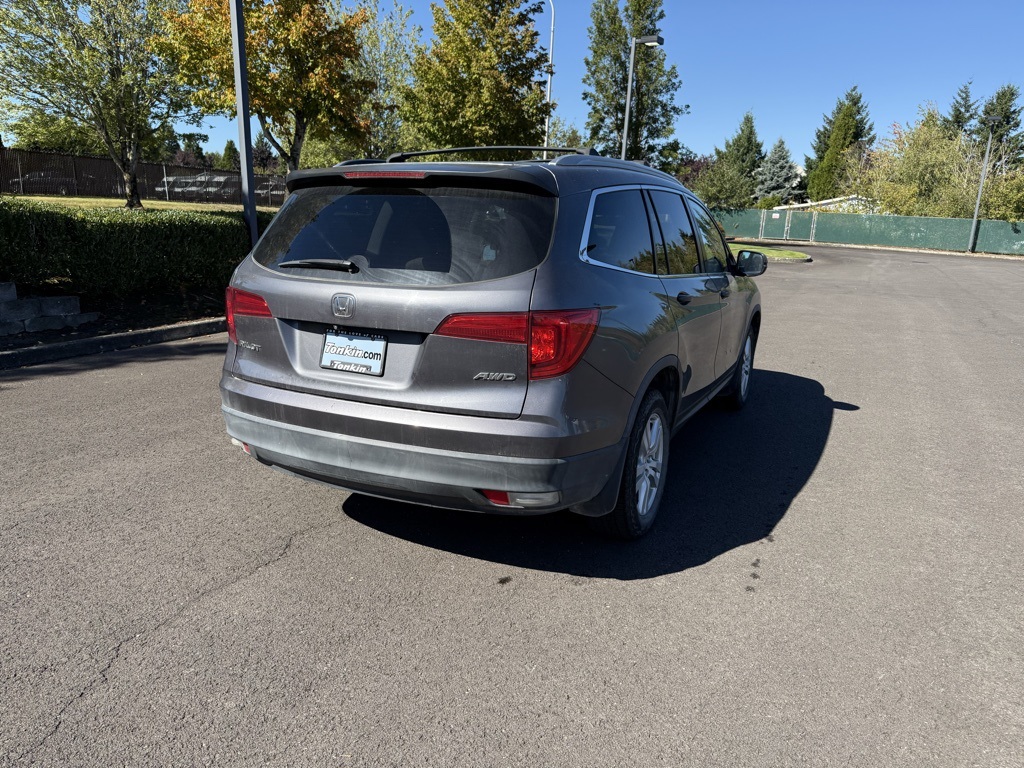 2016 Honda Pilot LX photo 5