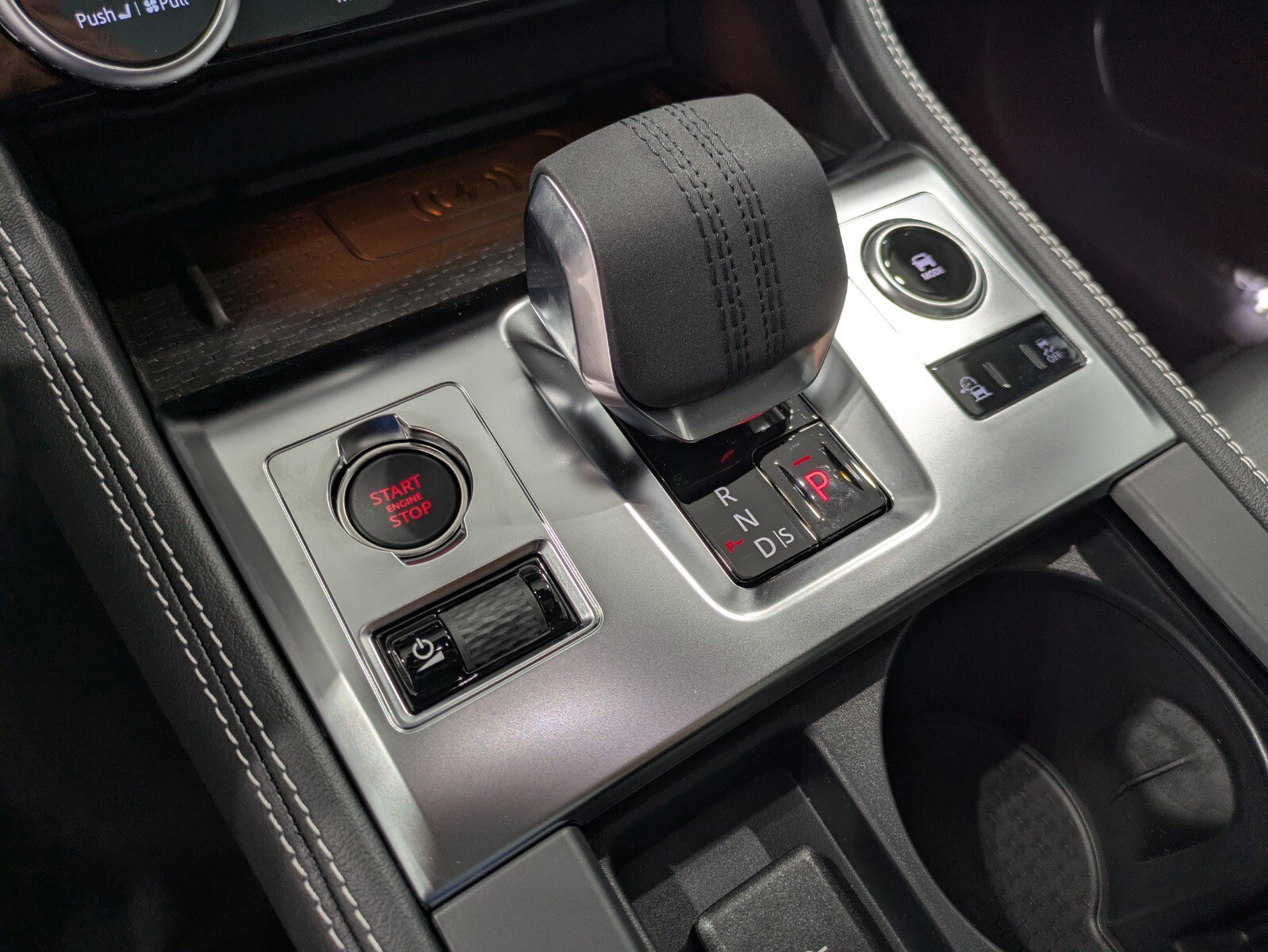 2026 Jaguar F-PACE P250 R-Dynamic S photo 18