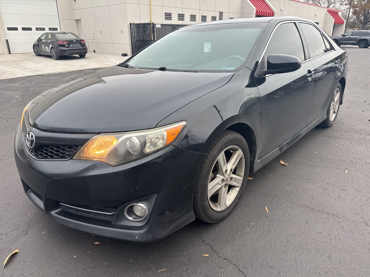 2012 Toyota Camry SE's photo