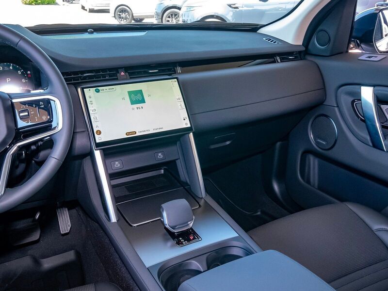 2025 Land Rover Discovery Sport S photo 23