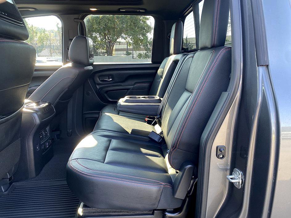 2021 Nissan Titan PRO-4X photo 18