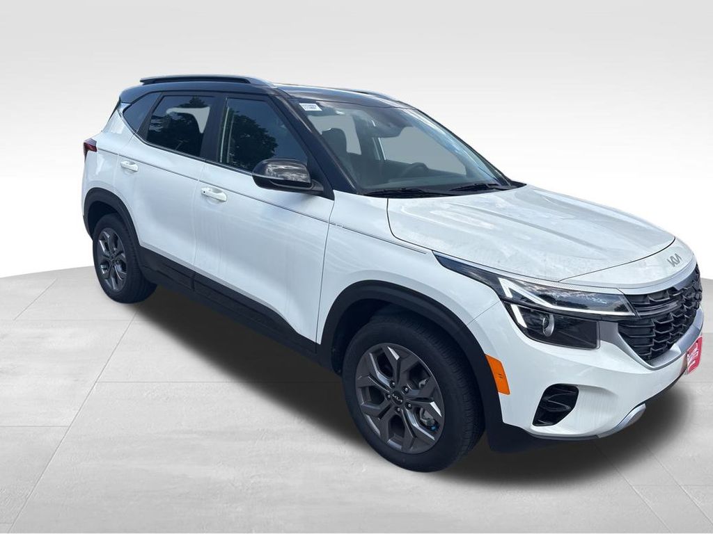 2024 Kia Seltos SX photo 8