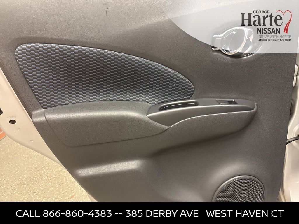 2015 Nissan Versa Note SV photo 17
