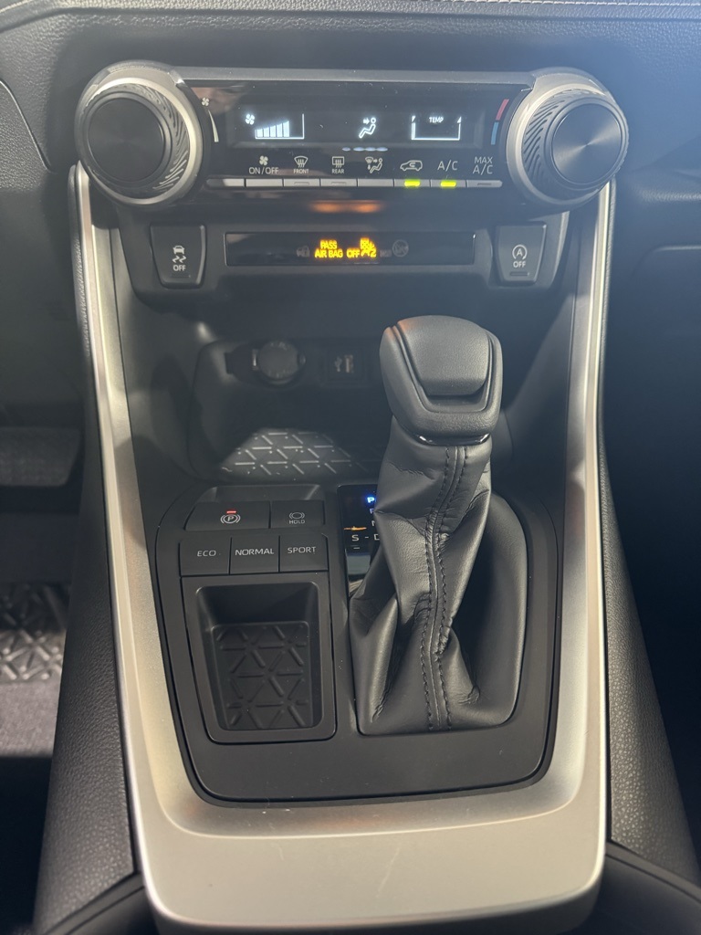 2025 Toyota RAV4 LE photo 29