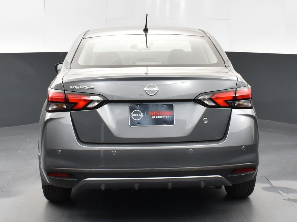 2025 Nissan Versa 1.6 S photo 7
