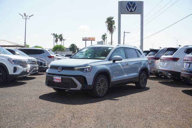 2025 Volkswagen Taos SE's photo