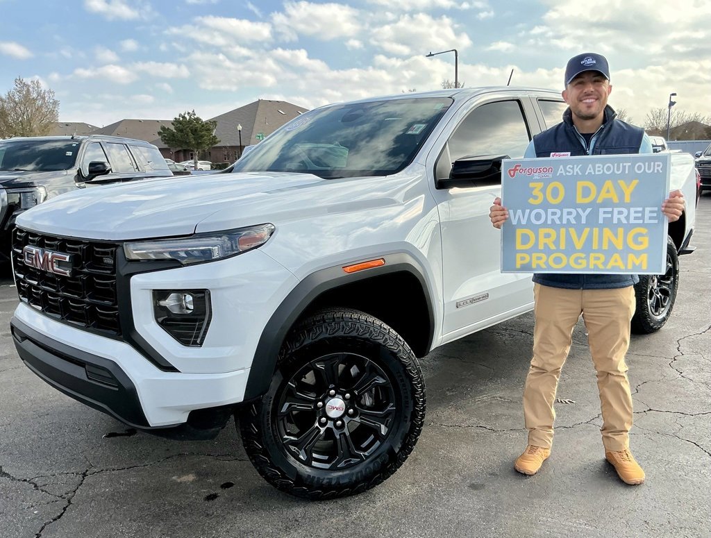 2023 GMC Canyon Elevation's photo