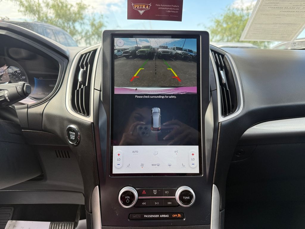 2023 Ford Edge SEL photo 24