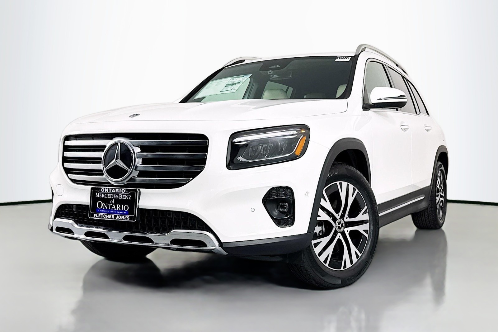 2025 Mercedes-Benz GLB Base's photo