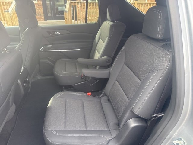 2025 Chevrolet Traverse photo 3