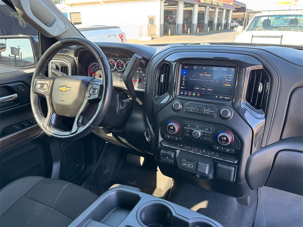 2019 Chevrolet Silverado 1500 LT photo 3