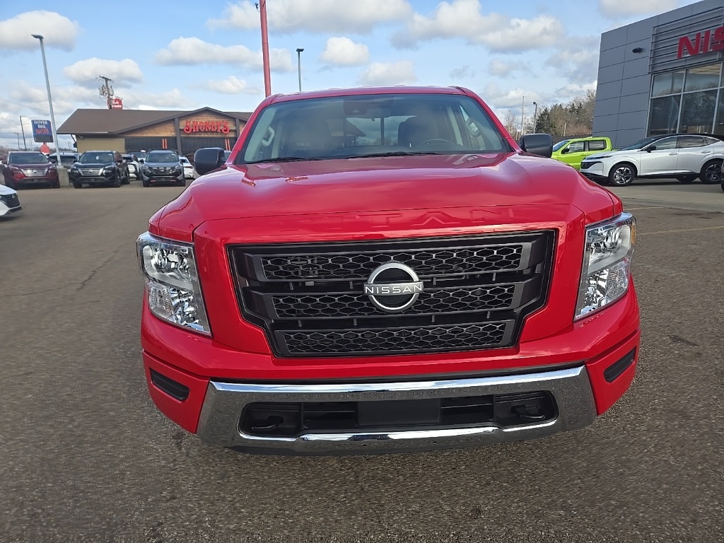 2024 Nissan Titan SV photo 2