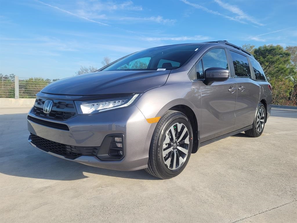 2026 Honda Odyssey Touring photo 2