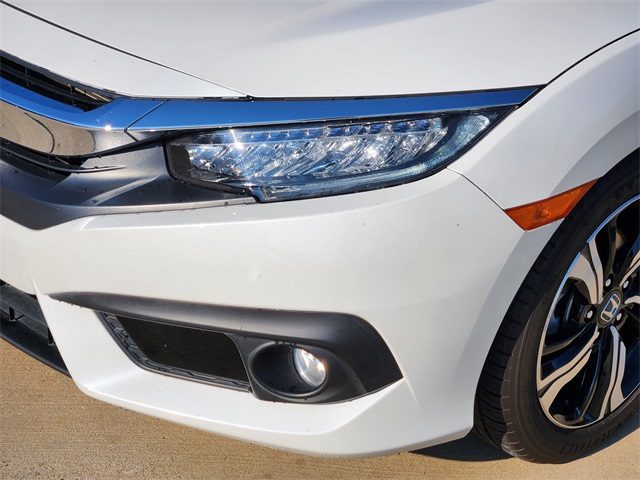 2017 Honda Civic Touring photo 9