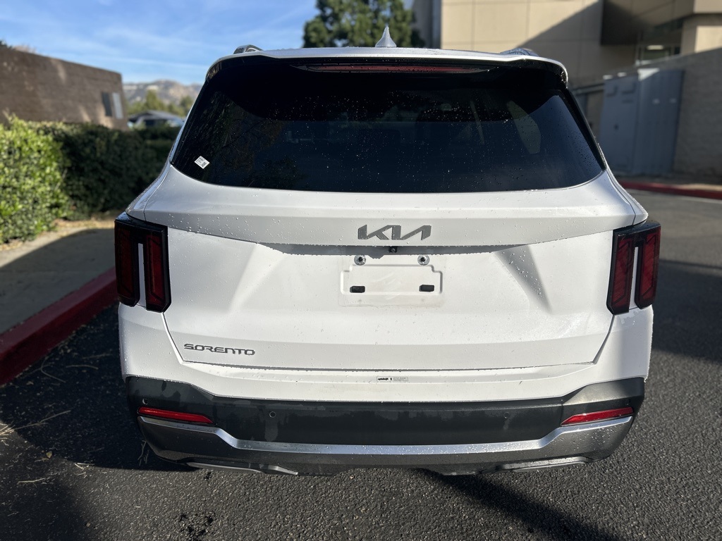 Used 2024 White Kia S image 6