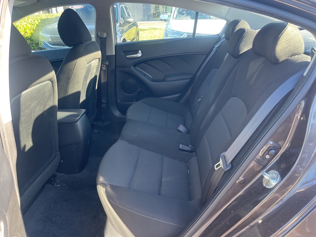 2018 Kia Forte LX Base photo 12