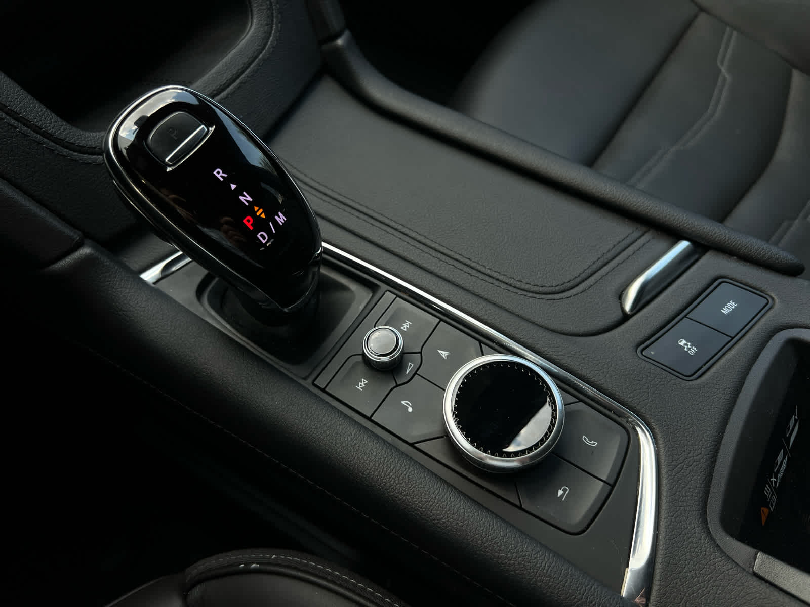 2024 Cadillac XT6 Sport photo 24