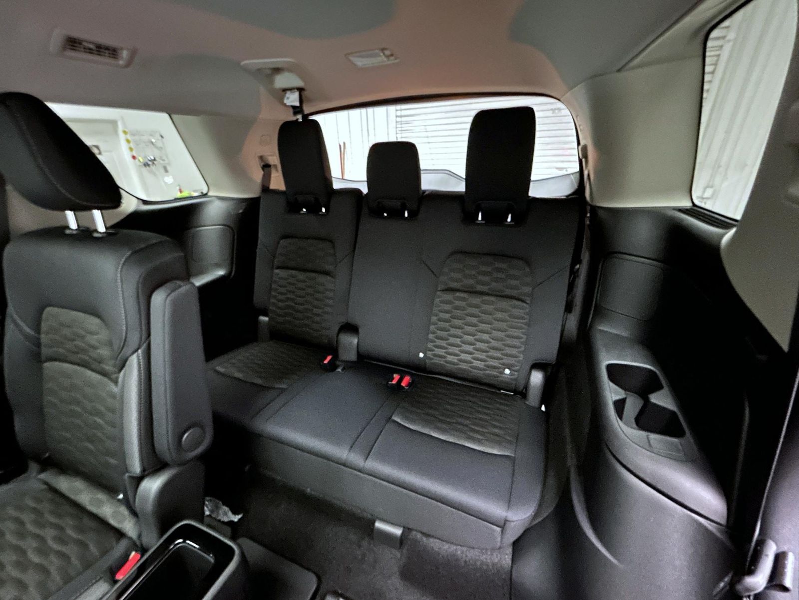 2025 Nissan Pathfinder SV photo 12