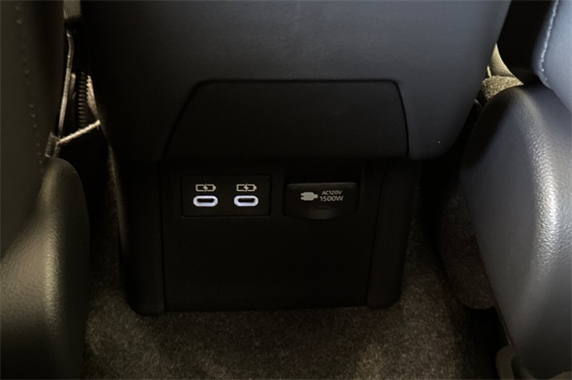 2026 Toyota Prius Plug-in Hybrid XSE photo 13